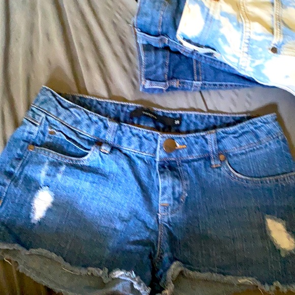 Tight - Picture 1 of 2